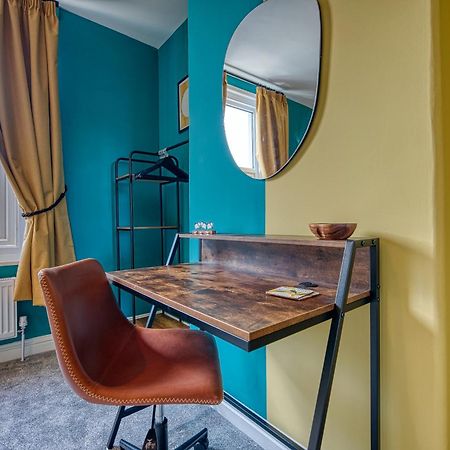 2 Bedrooms Modern, Stunning & Stylish Contractor House, Prime Portsmouth Location With Free Parking Permit, Summer Special Offer!! - By Blue Puffin Stays Εξωτερικό φωτογραφία
