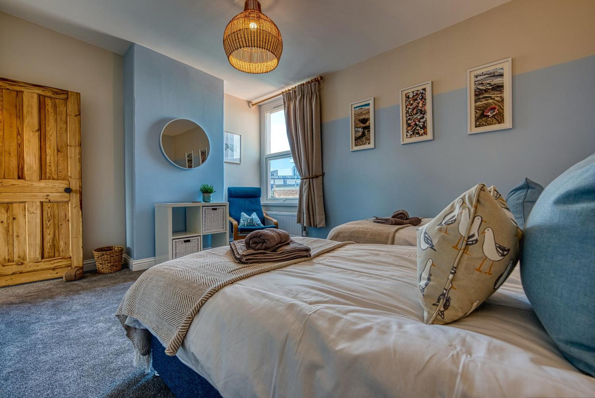 2 Bedrooms Modern, Stunning & Stylish Contractor House, Prime Portsmouth Location With Free Parking Permit, Summer Special Offer!! - By Blue Puffin Stays Εξωτερικό φωτογραφία