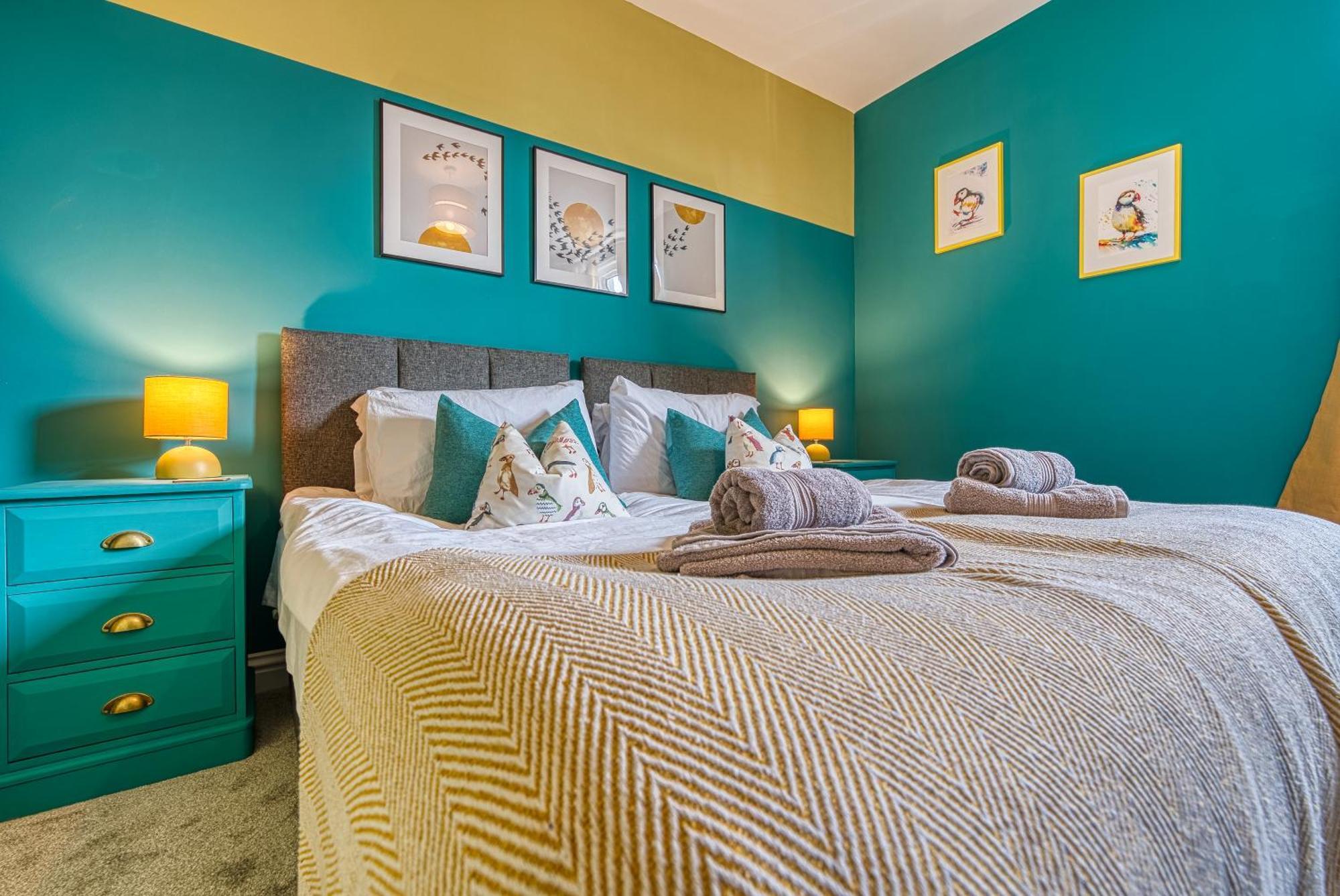 2 Bedrooms Modern, Stunning & Stylish Contractor House, Prime Portsmouth Location With Free Parking Permit, Summer Special Offer!! - By Blue Puffin Stays Εξωτερικό φωτογραφία