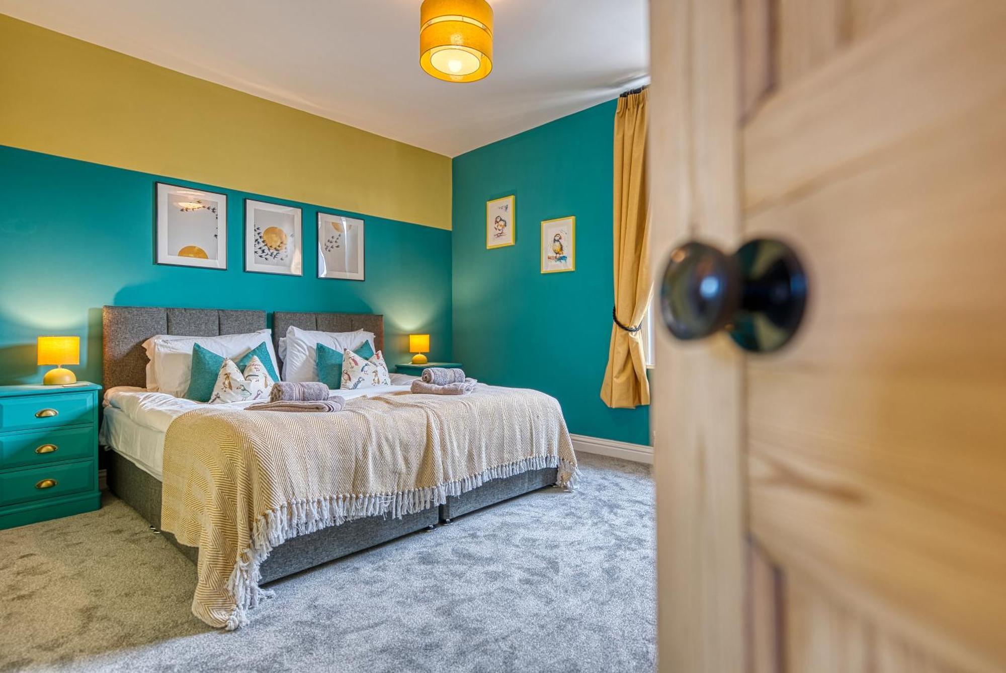 2 Bedrooms Modern, Stunning & Stylish Contractor House, Prime Portsmouth Location With Free Parking Permit, Summer Special Offer!! - By Blue Puffin Stays Εξωτερικό φωτογραφία
