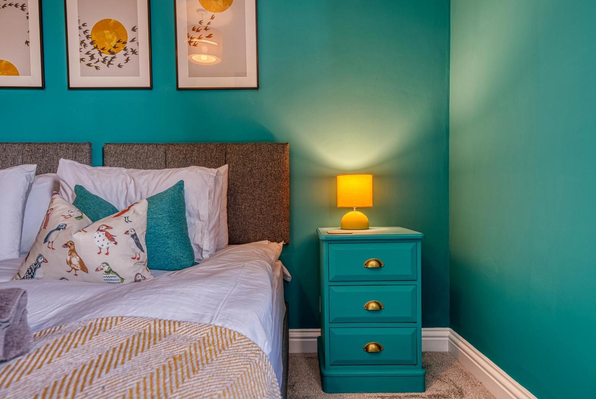2 Bedrooms Modern, Stunning & Stylish Contractor House, Prime Portsmouth Location With Free Parking Permit, Summer Special Offer!! - By Blue Puffin Stays Εξωτερικό φωτογραφία