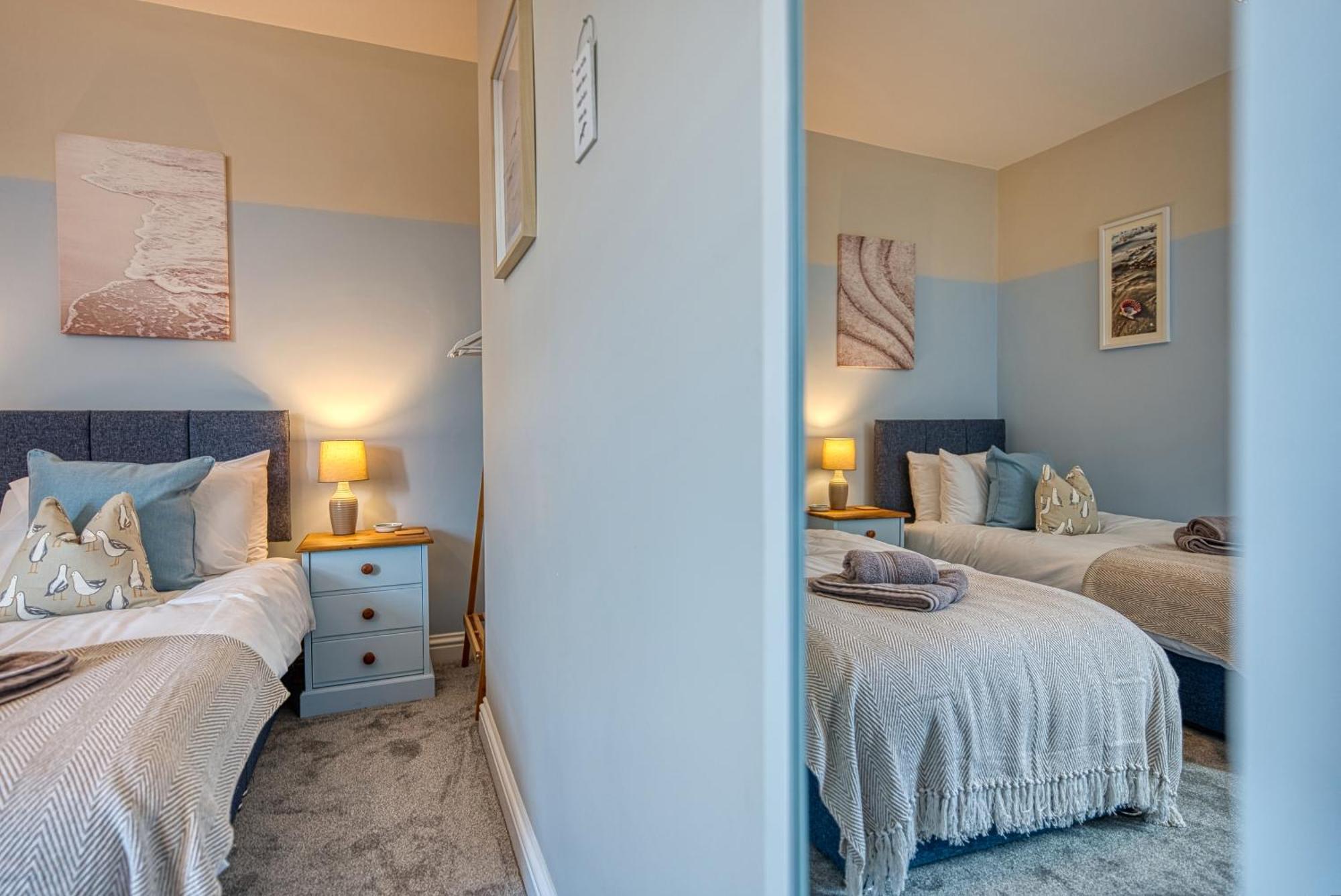 2 Bedrooms Modern, Stunning & Stylish Contractor House, Prime Portsmouth Location With Free Parking Permit, Summer Special Offer!! - By Blue Puffin Stays Εξωτερικό φωτογραφία