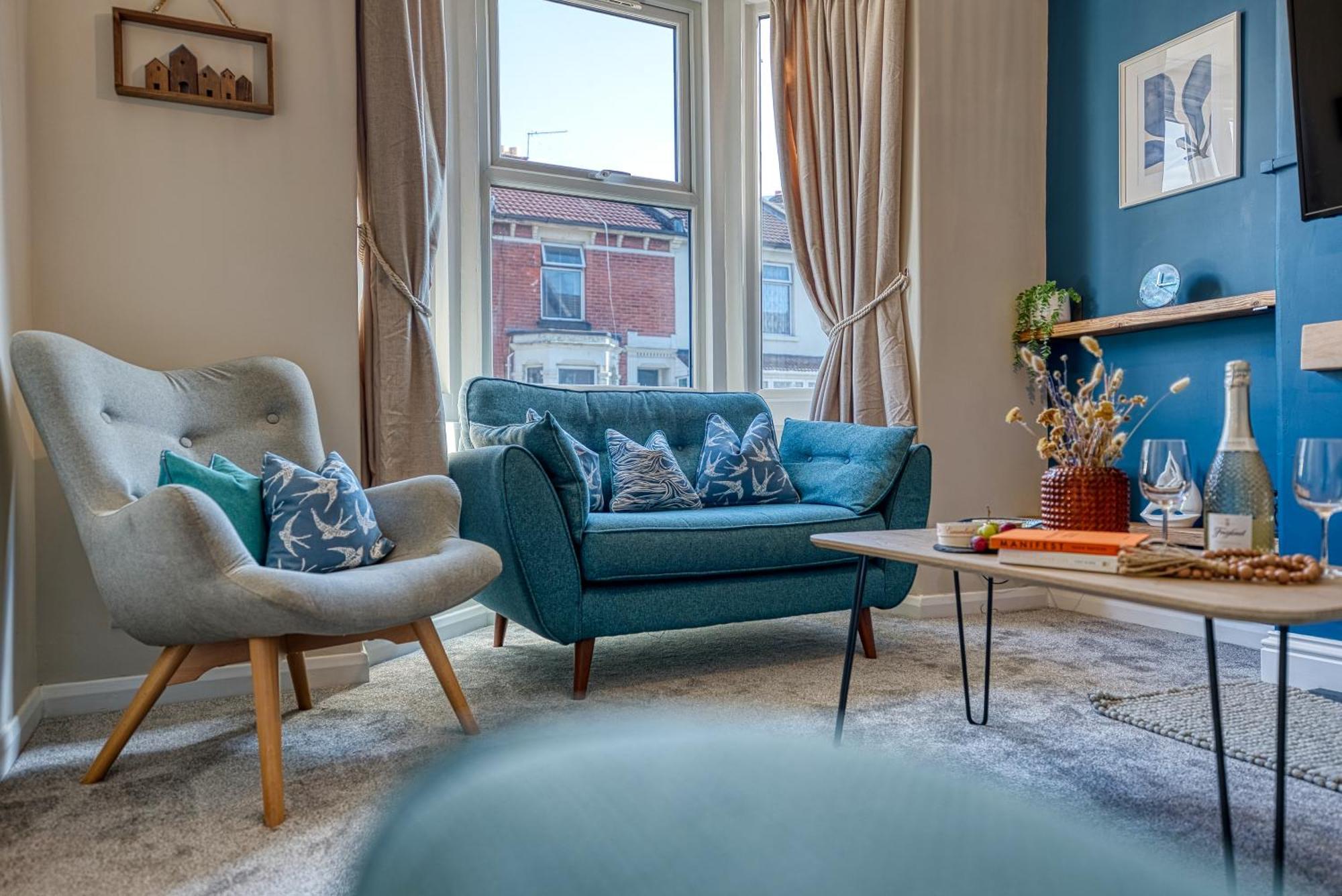 2 Bedrooms Modern, Stunning & Stylish Contractor House, Prime Portsmouth Location With Free Parking Permit, Summer Special Offer!! - By Blue Puffin Stays Εξωτερικό φωτογραφία