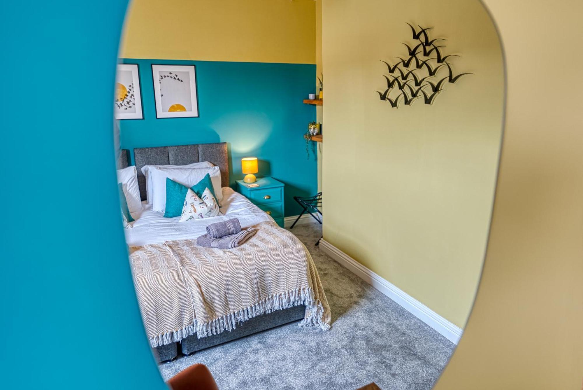 2 Bedrooms Modern, Stunning & Stylish Contractor House, Prime Portsmouth Location With Free Parking Permit, Summer Special Offer!! - By Blue Puffin Stays Εξωτερικό φωτογραφία